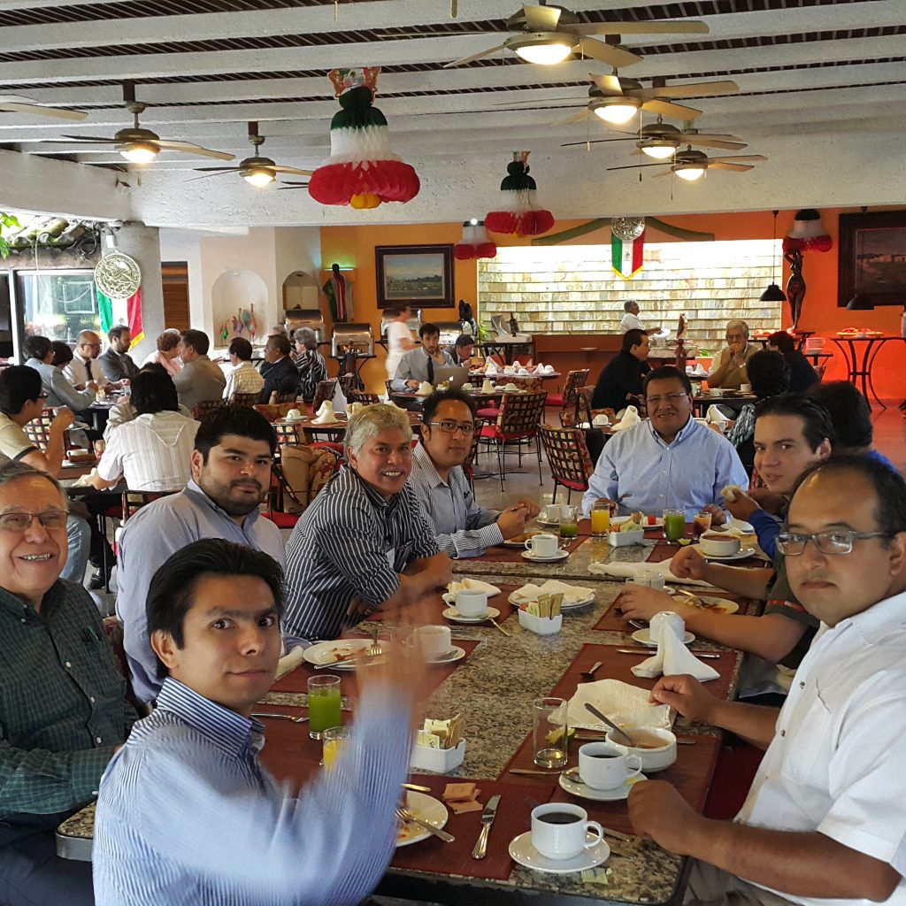 Algunos participantes de la reunión.